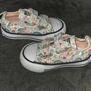Toddler girl converse